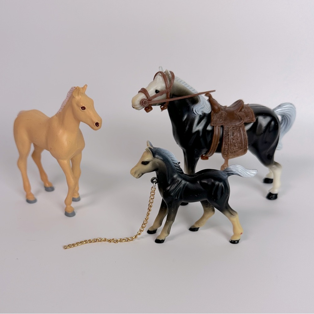 VTG Plastic Horses Set of‎ 3